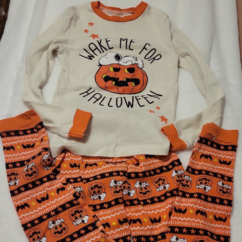 Peanuts Orange and Cream Halloween Pajama Set